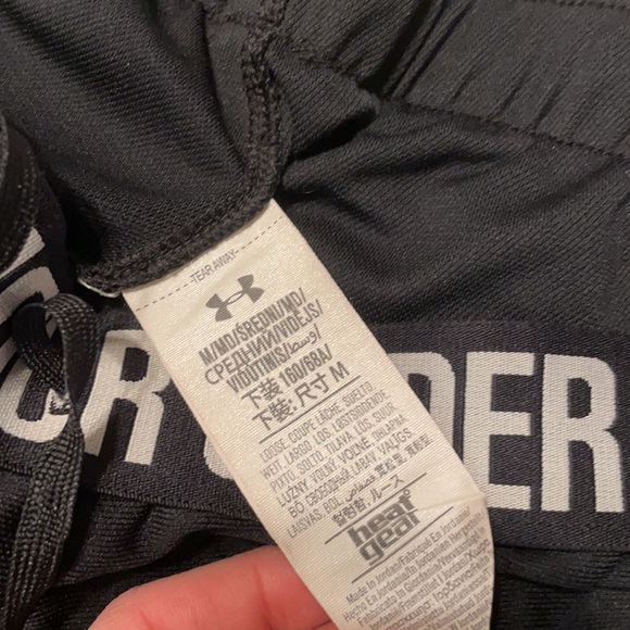 UA heat gear shorts - Picture 3 of 3